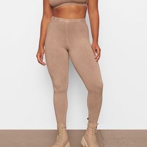 COPY - Brand new supper comfy leggings😍        COLOR: TIG… Price is for 1 only.